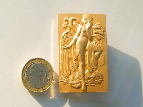 Belle broche ancienne léda - belle,