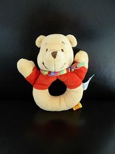 E12. DOUDOU HOCHET DISNEY BABY NICOTOY WINNIE JAUNE ROUGE ECHARPE RAYEE TTBE