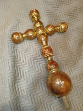 N 7/ANCIEN Décors/ CROIX/BOIS SCULPTE DORÉ /24,5x16,5 Cm/180 gr/religieux/eglise