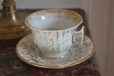 Tasse à pans en porcelaine
