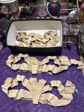 2 frontons en bois sculpté st LXVI noeud ruban A RESTAURER  epoque  19 eme