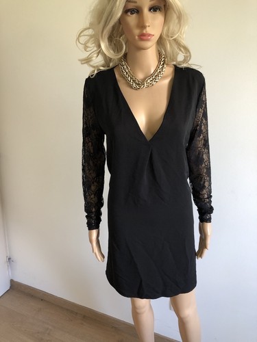 Robe noire neuve - , à
