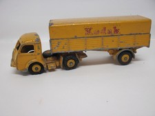 Camion KODAK  :  DINKI TOYS  Tracteur PANHARD par Mécano France