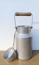 Ancien pot à lait en aluminium