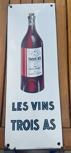 Les vins trois plaque - as,