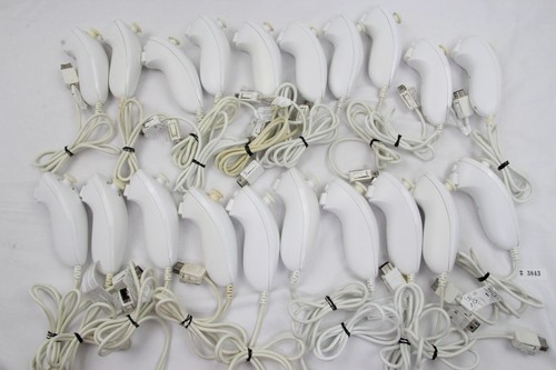 Lot nunchuck officiel - 20,