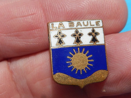 Insigne émaillé blason - insigne,