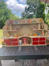 Jouet ancien, grande épicerie en bois peint