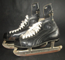 ancienne paire de patins à glace Ours Auckland vintage t 8 ice hockey skates