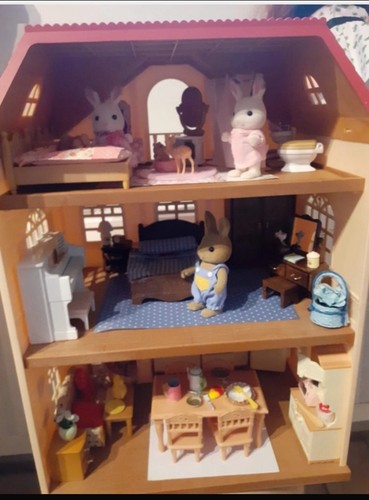 Sylvanian families house - families,