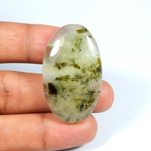 Cabochon rutilé vert naturel