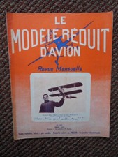 LE MODELE REDUIT D'AVION AVEC