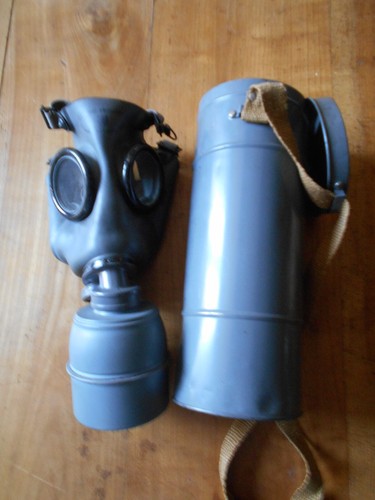Masque gaz tchècoslovaque - à,