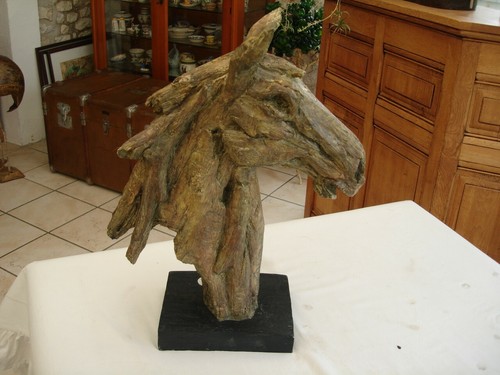 Grande sculpture une - d'une, de