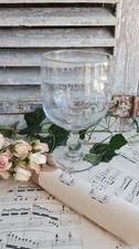 ANCIEN GROS VERRE MOULE GRAVE