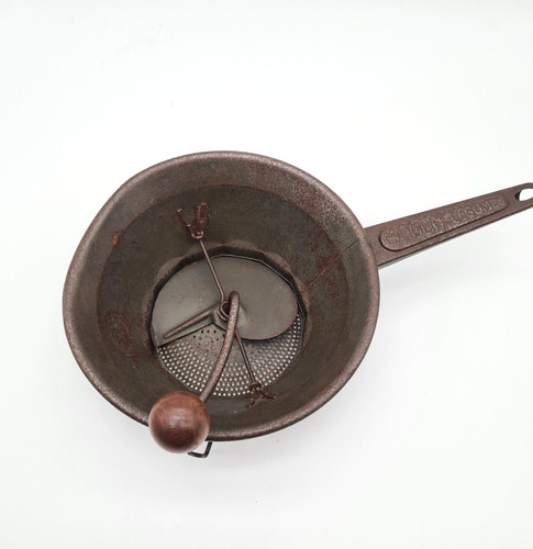 Ancien presse purée légumes - purée,