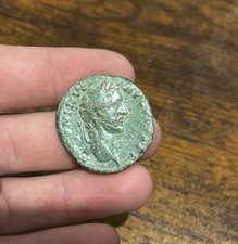 Antonin Le pieux , Sesterce, 