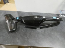 aspirateur balai Electrolux model eerc72eb (hors service)