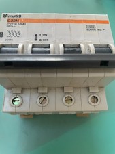 MERLIN GERIN DISJONCTEUR U20A