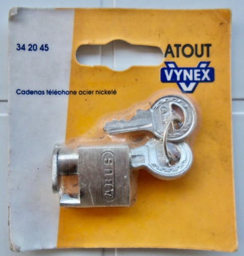 Cadenas pour téléphone - , à