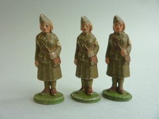 3 FIGURINES QUIRALU INFIRMIERE