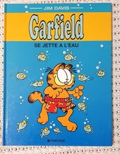 GARFIELD SE JETTE A L'EAU