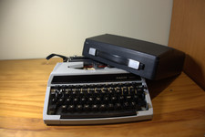 MACHINE A ECRIRE, FONCTIONNEL