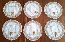 Napperons identiques des - ,