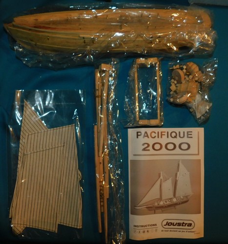 Joustra ancienne maquette en - .,