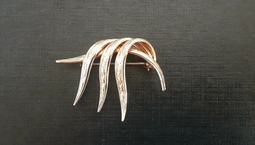 Broche ancienne signée