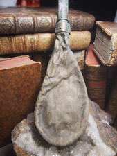 POIRE A  PLOMBS  EN CUIR    POUR FUSIL DE CHASSE