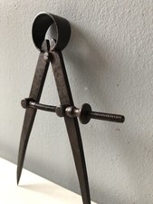 Ancien Compas d’épaisseur