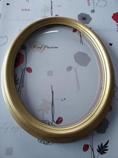 RARE ET ANCIEN CADRE ovale BOIS DORER  couleur or VERRE BOMBÉ