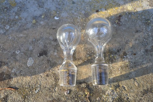Deux bouchons carafe - bouchons,