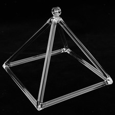Pyramide Chantante En Cristal