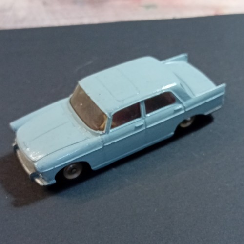 Dinky toys peugeot - 404, voiture