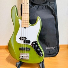 Guitare basse électrique