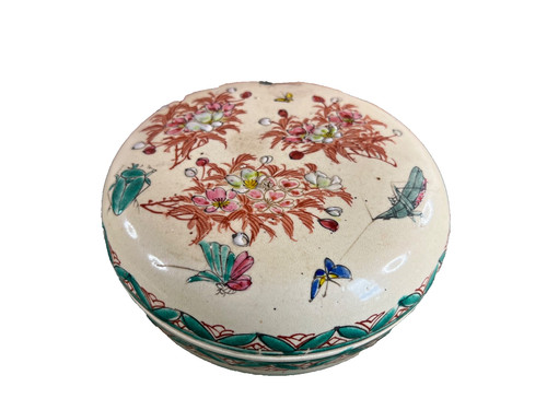 Grande boîte ancienne