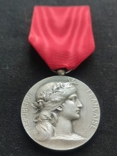 SUPERBE + RARE MÉDAILLE