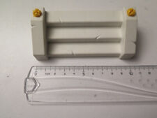 Escalier pour le mur blanc