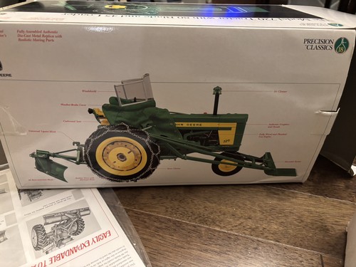 John deere model 720 - (new),