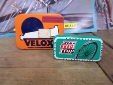 Anciennes boîtes de rustines