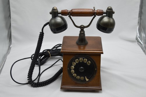 Ancien téléphone combiné