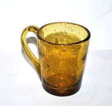 Verrerie BIOT Gobelet Tasse vintage en verre soufflé bullé jaune fumé 1960