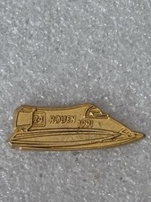 Pin’s Dorée Yacht Club Rouen 24h Motonautique Course Catamaran YCR