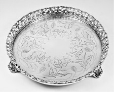 Plateau / plateau trois pieds