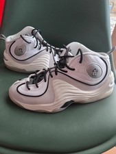 NIKE AIR PENNY II taille 42 comme neuves avec sa boite d'origine