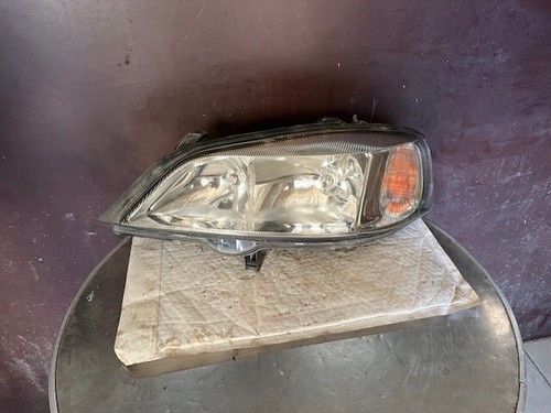 Phare avant gauche opel - avant,