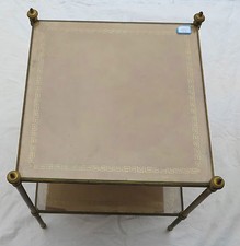 1970' Table ou Étagère en Bronze Maison Baguès, 2 Plateaux Gainés de Cuir Beige 