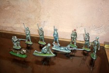 Quiralu lot 10 soldat  WW1  WW2  10 personnages années 50 aluminium combat ...
